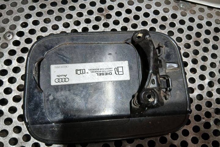 Usita rezervor 4E0010376R 4E0010376R Audi A4 B7