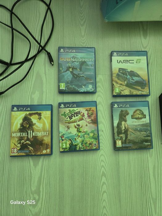 Продава се PS4 slim