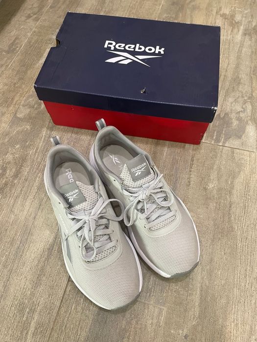 Reebok оригинал р37-37,5 кроссовки