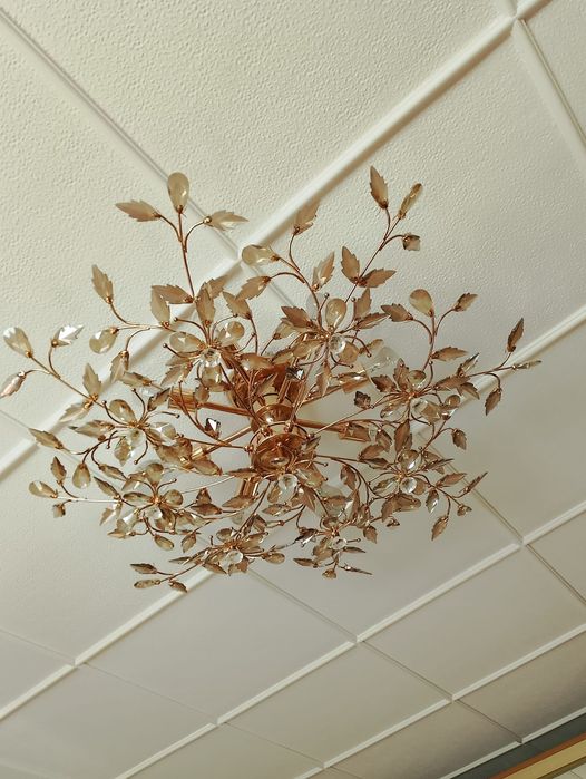 Люстра для гостиной.