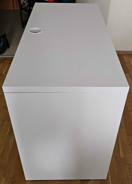 Компютърно бюро MICKE IKEA