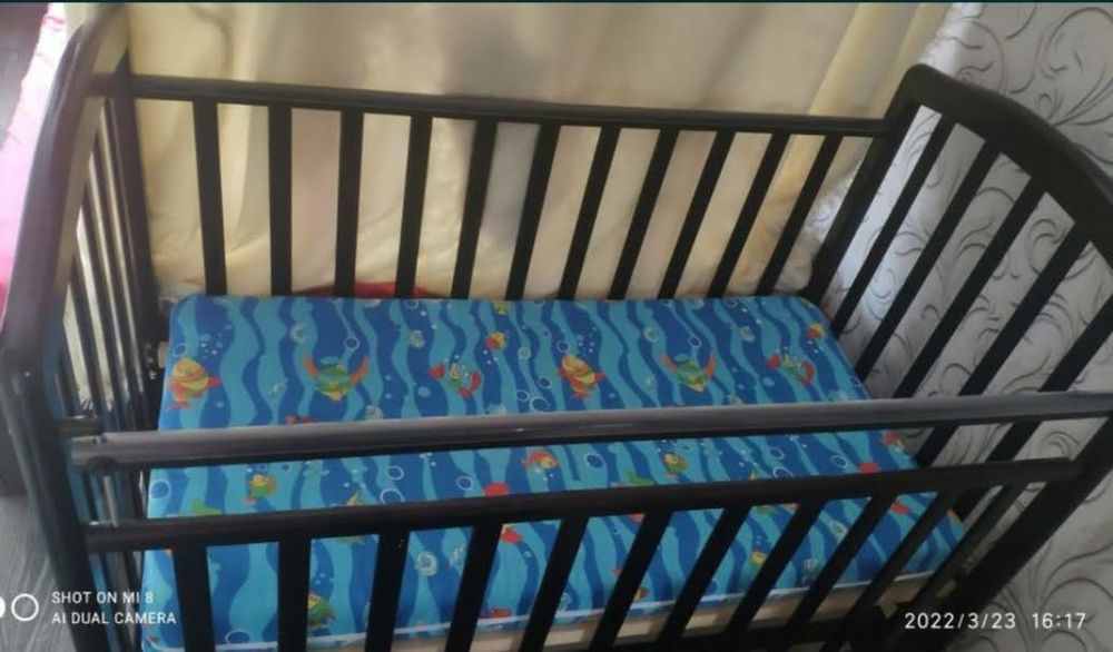 Продам детскую кроватку