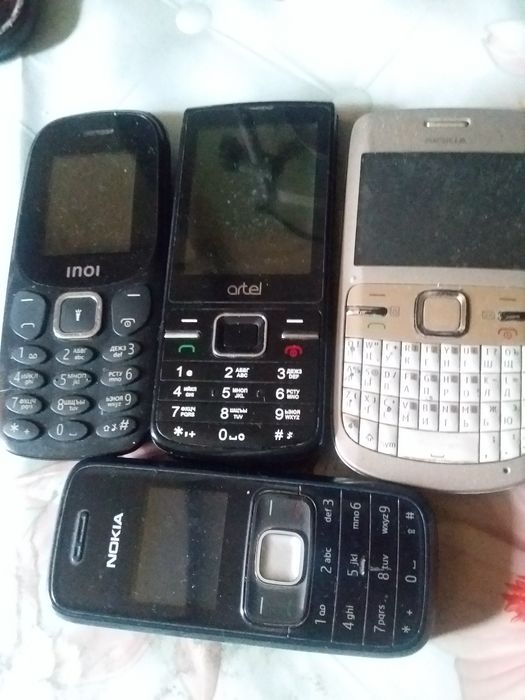 Телефоны кнопочные