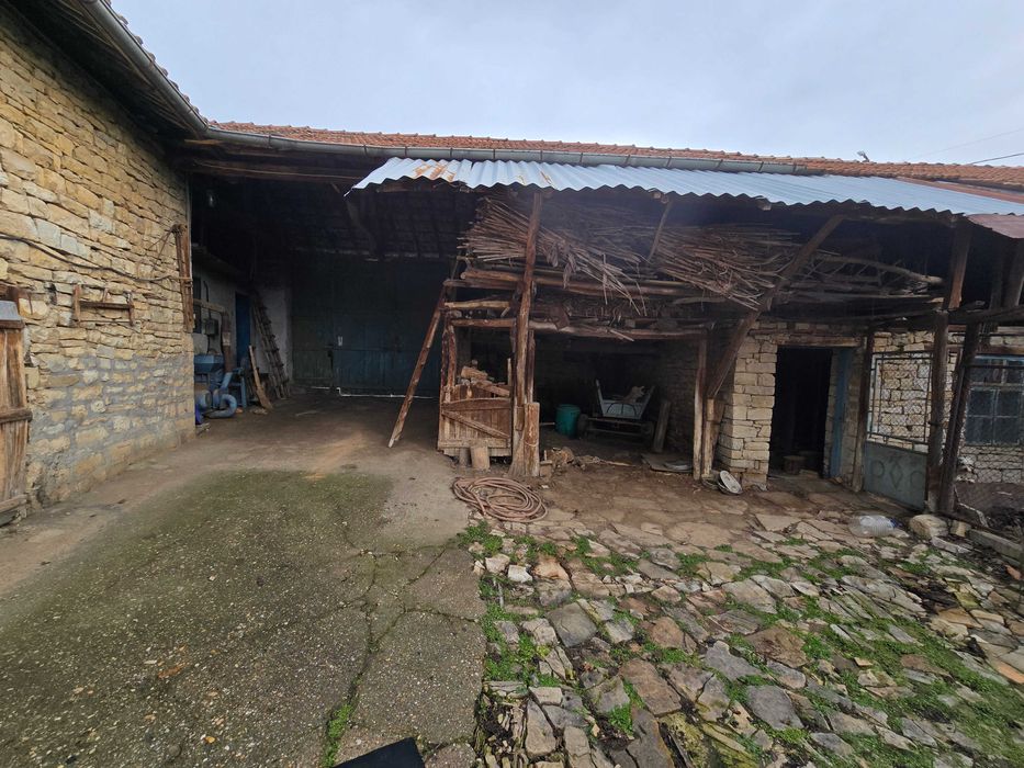 Къща в село Полски Сеновец