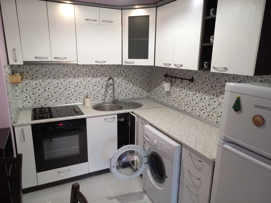 Дава се под наем Двустаен апартамент в София, Витоша - 68 кв.м за 418.2 € - Снимка #3