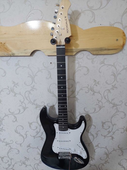 Stratocaster Rockdale Электрогитара