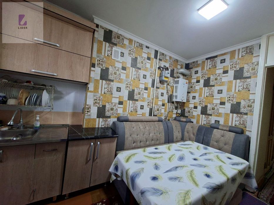 Продается 3 х комнатная квартира 2 этаж Середина