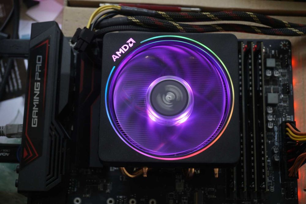 [AM5/AM4] Охладител за процесор AMD Wraith Prism / Вкл.ДДС