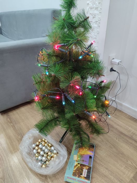 Продам искусственную ёлку