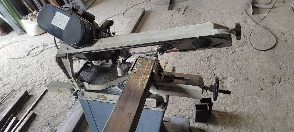 Лентоодрезна машина за метал