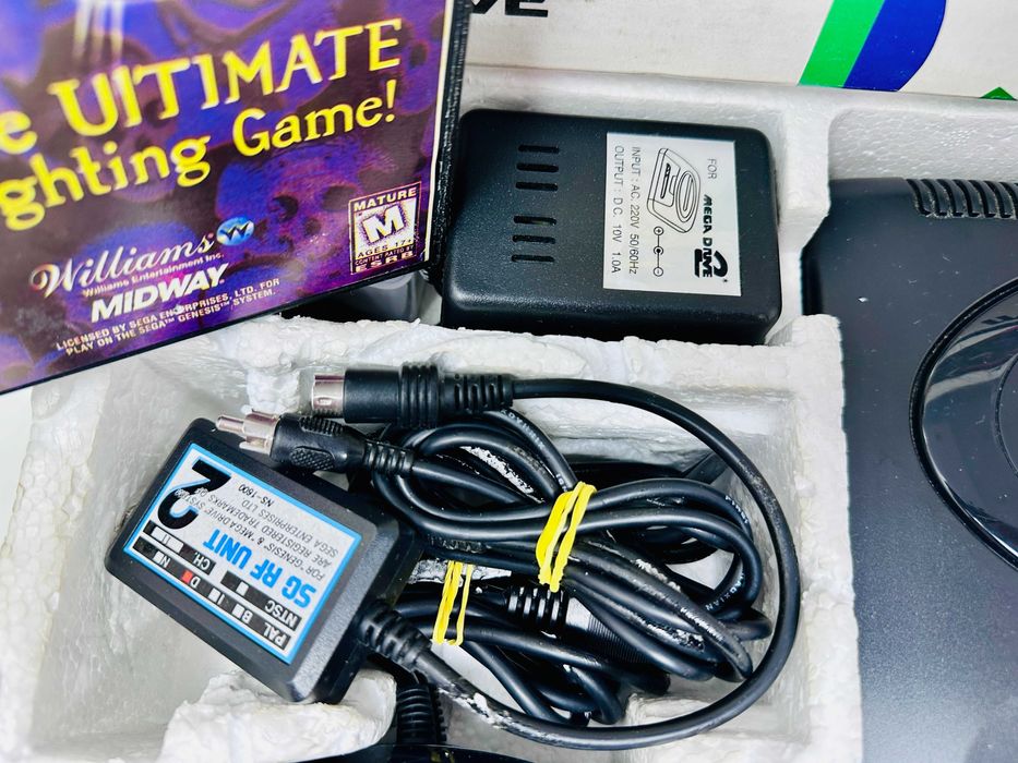 Ретро Конзола Игра  Sega Mega Drive 2 с две игри