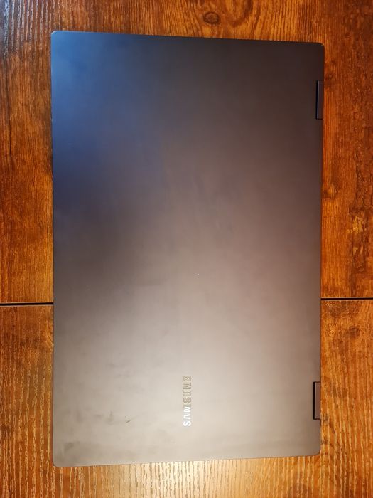 Laptop Samsung Intel I7 2.8Ghz 16GB RAM XE Iris graphics 8GB IMPECABIL