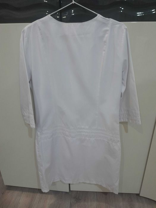 Медицинский белый халат, размер 44