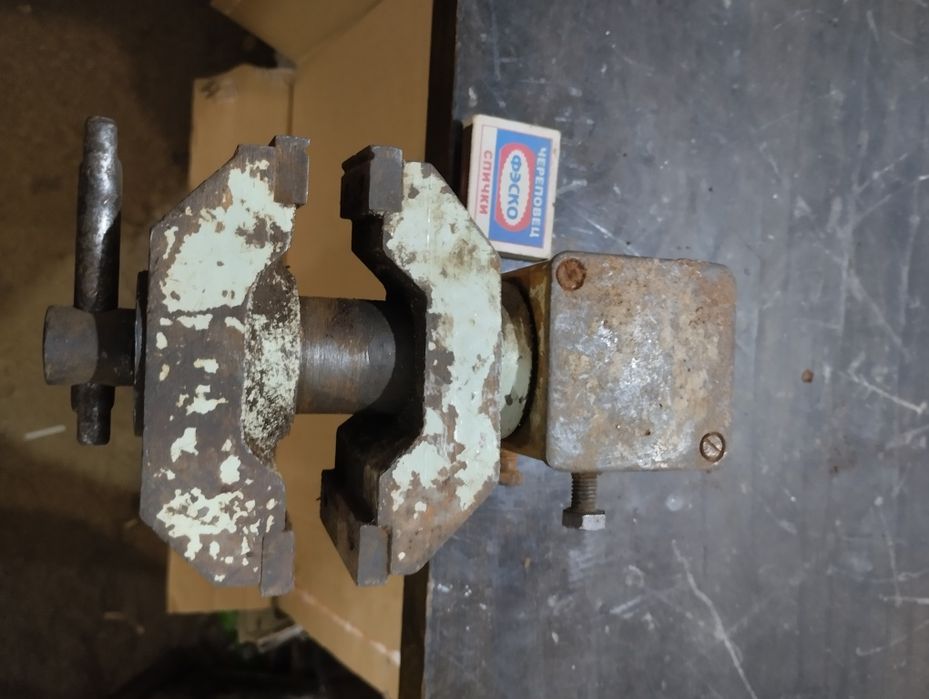 Тиски слесарные маленькие