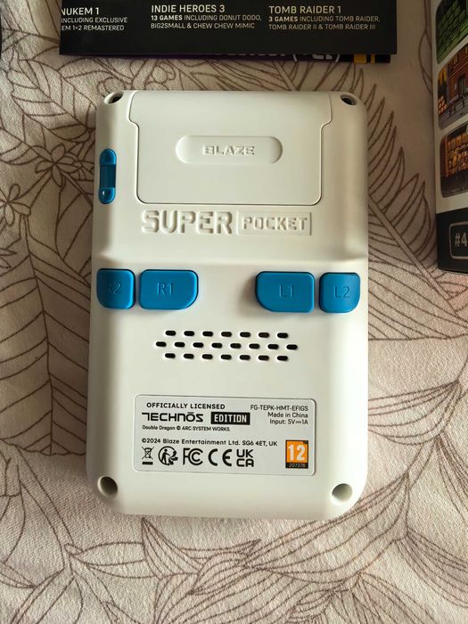 Нова Super Pocket  Technos Edition ретро конзола