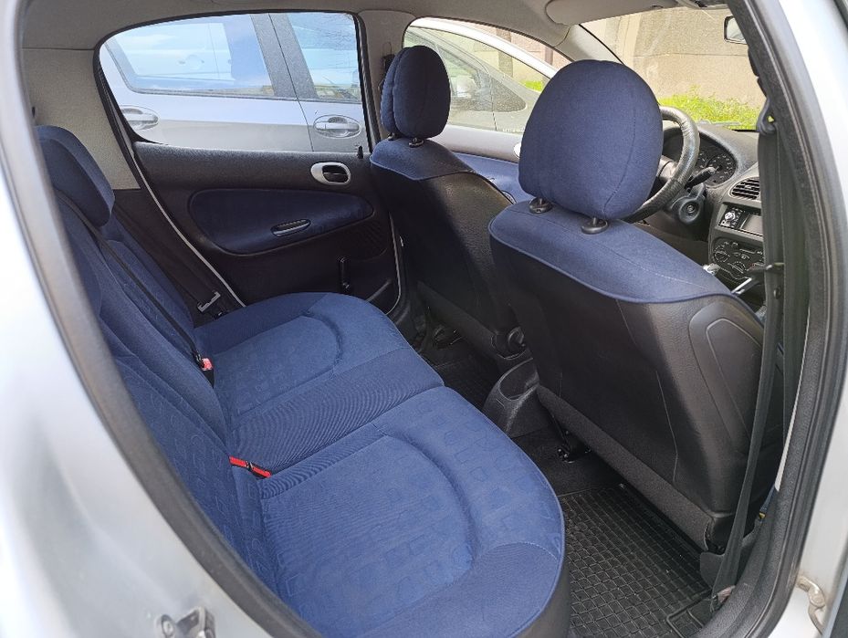 Peugeot 206 1.1 бензин