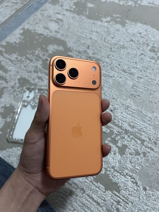Iphone 17 pro max оранджвый