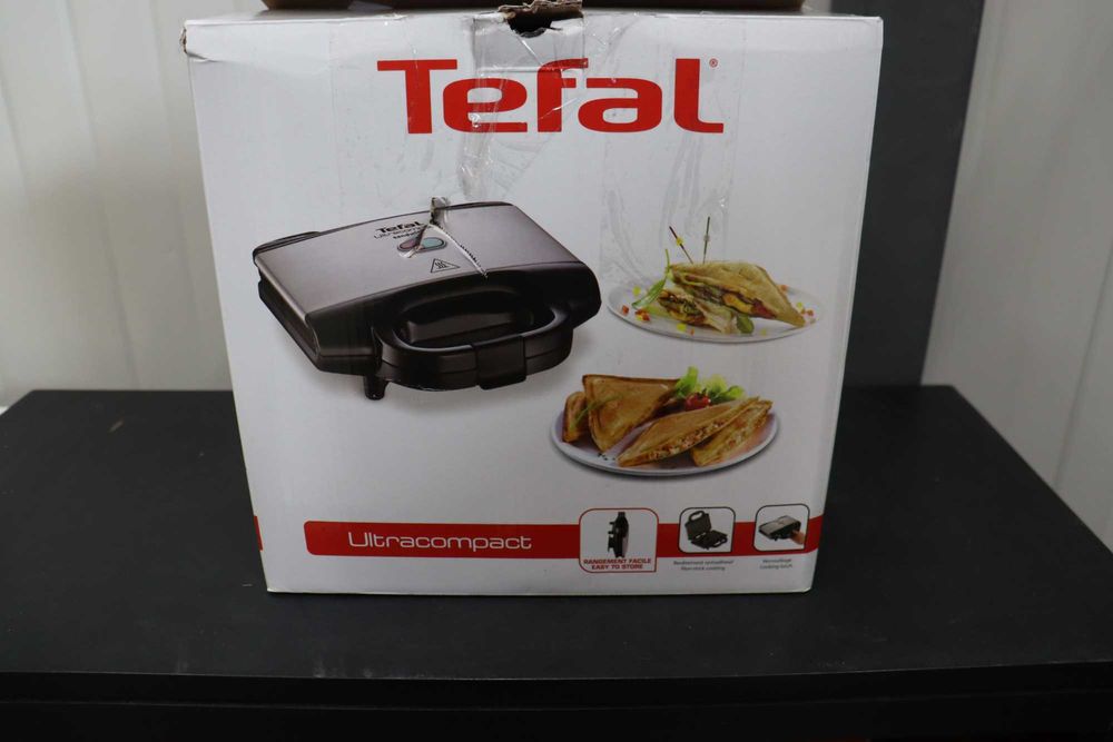 Уред за сандвичи Tefal SM1552 ultracompact, лек ДЕФЕКТ