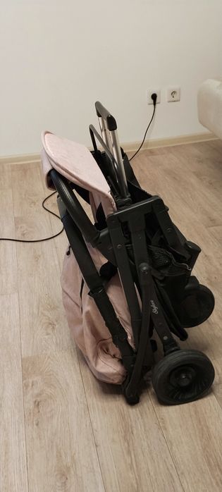 Подам детскую прогулочную коляску