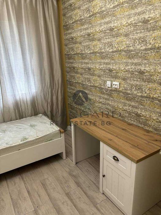 Продава се Четиристаен апартамент в Пловдив, Христо Смирненски - 90 кв.м за 2167 €/кв.м - Снимка #11