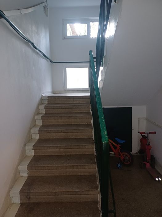 Valea Roșie, 2 semi, parter/4, ideal pentru investiție!