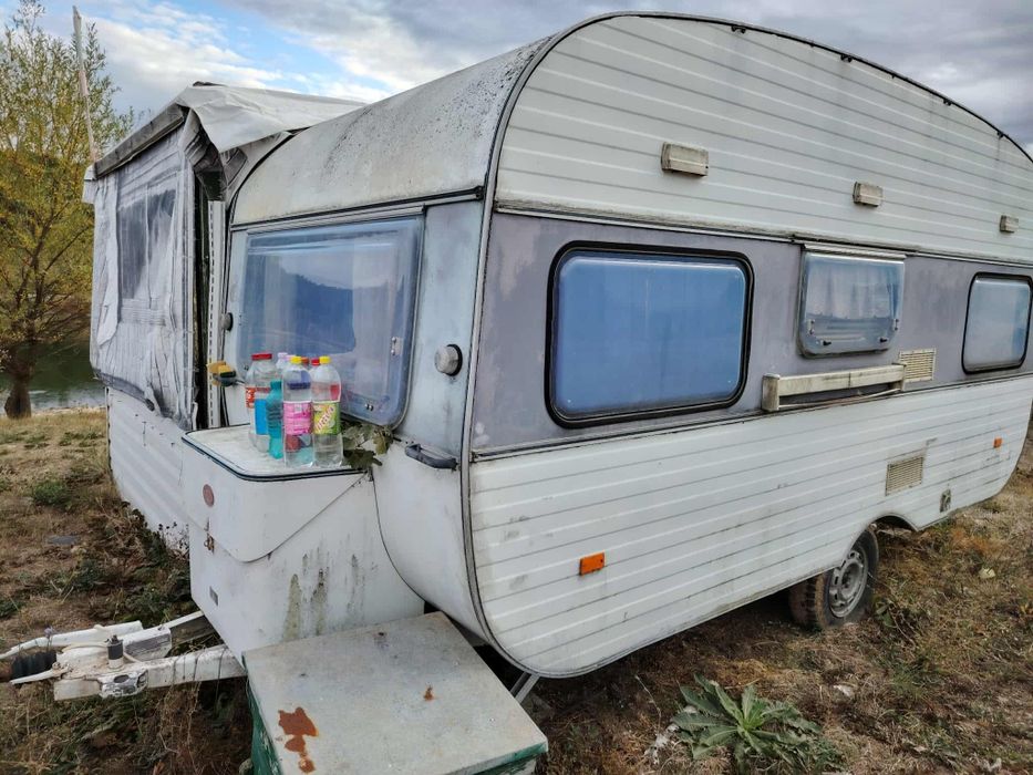 Стационарна Каравана