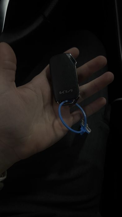 Продам Оригинальный smart-ключ Kia