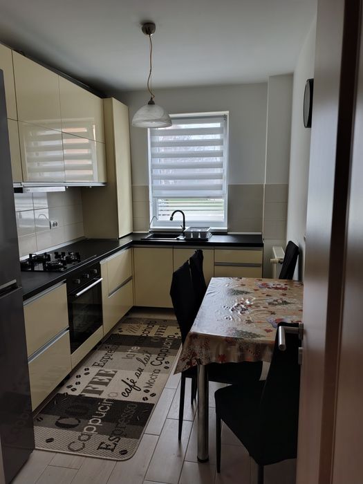 Apartament cu 3 camere, 2 bai plus gradina