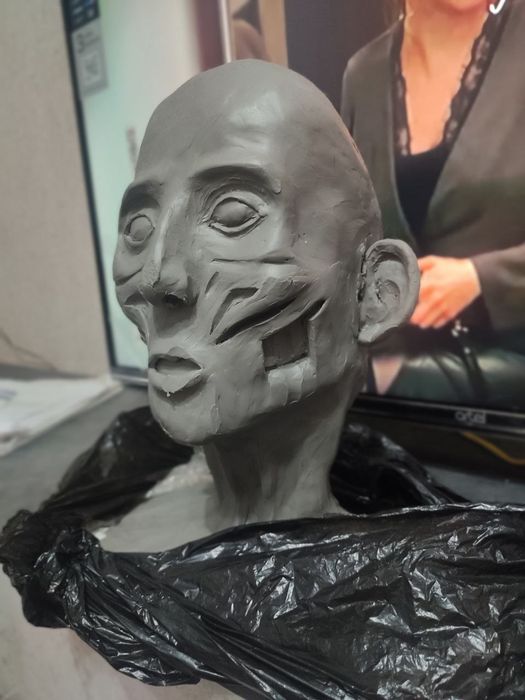 Голова из пластилина на каркасе