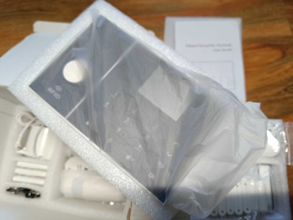 TUYA Смарт аларма WiFi + 4G 2 SIM cards - аларма, 16 сензора, детектор