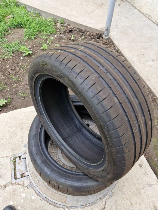 Vând cauciucuri de vara 245/45 R18