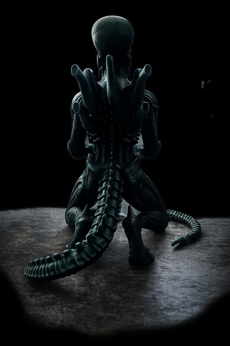 Suport Controller Alien Xenomorph – Print 3D, pictat manual