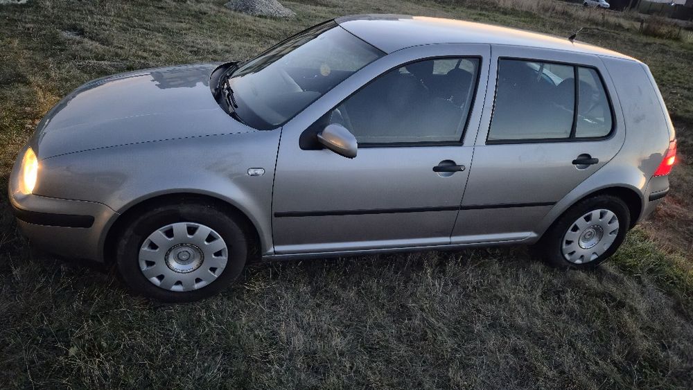 VW Golf 2003,1.4 benzină