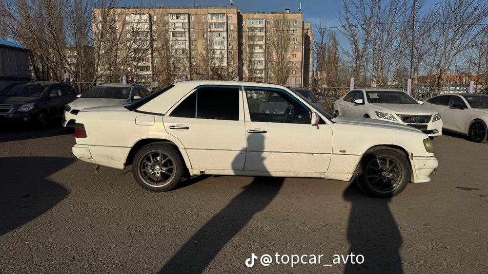 СРОЧНО ПРОДАМ мерседе е200