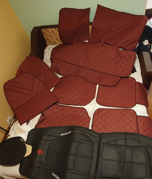 Set complet huse auto matlasate, universale, lavabile, visiniu