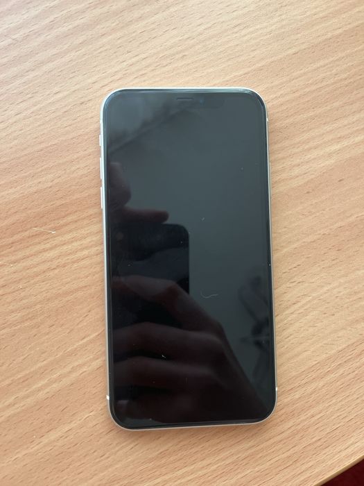 продам айфон 11