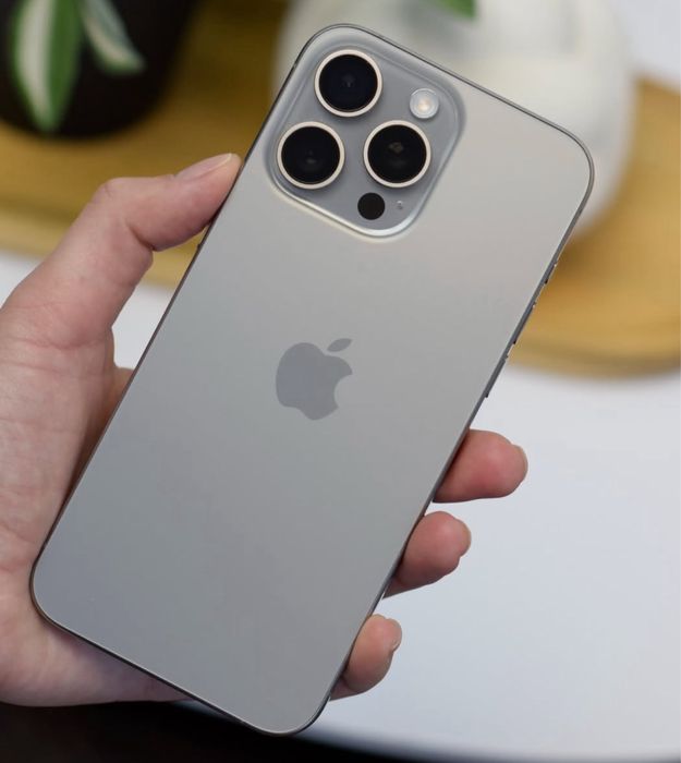 iPhone 15 PRO MAX • 256 GB • 94% Bateria