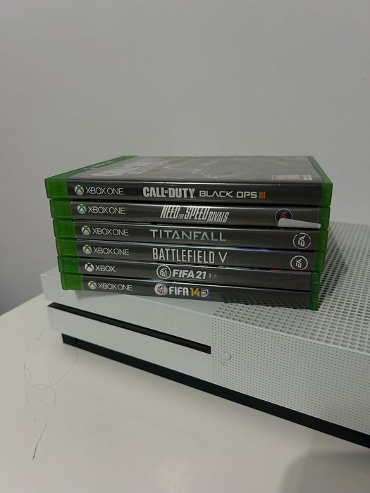 Vand Xbox One S 512 GB +6 jocuri
