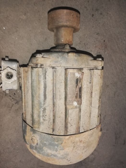 Электро моторы продам