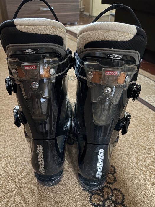 Ски обувки Atomic
