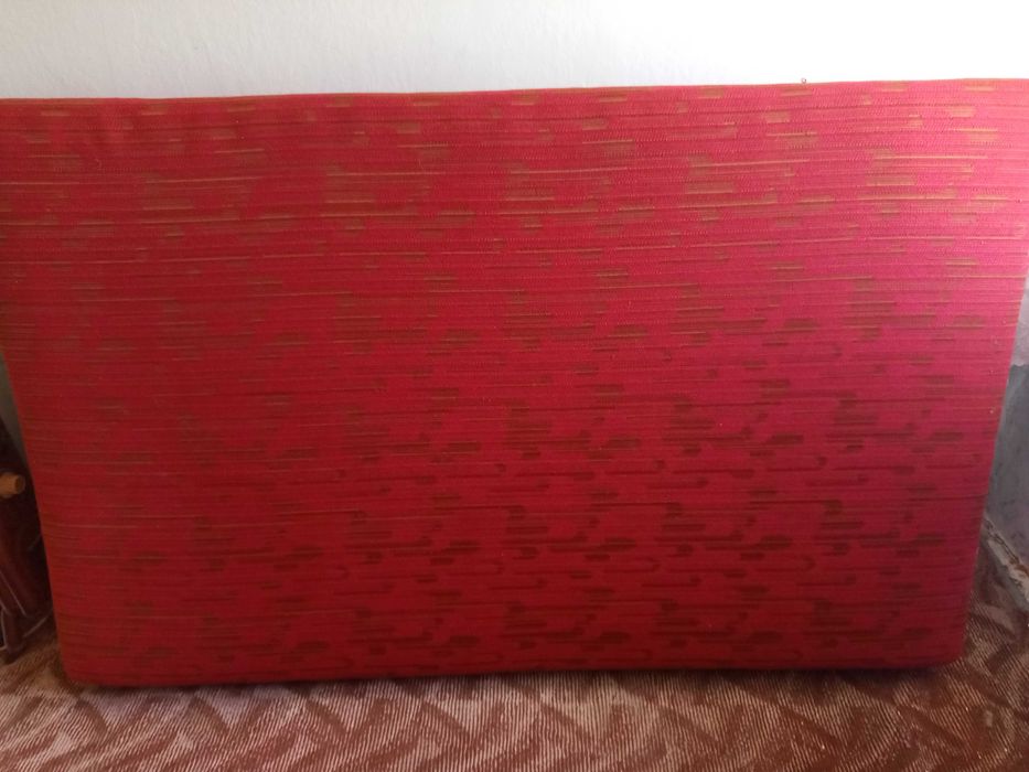 Дървено легло от чам с матрак