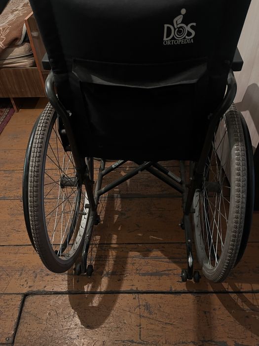 Продам инвалидную коляску