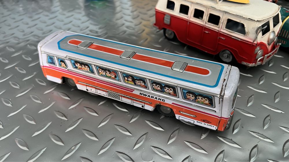 Стари метални колички