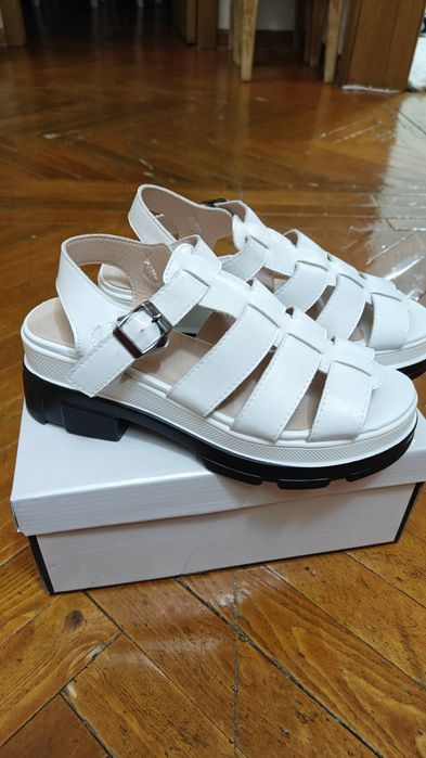 Сандали для подростков