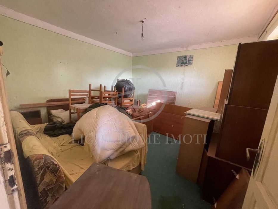 Реф. 2011 Къща с двор 2000 кв.м. / село Бяла Река