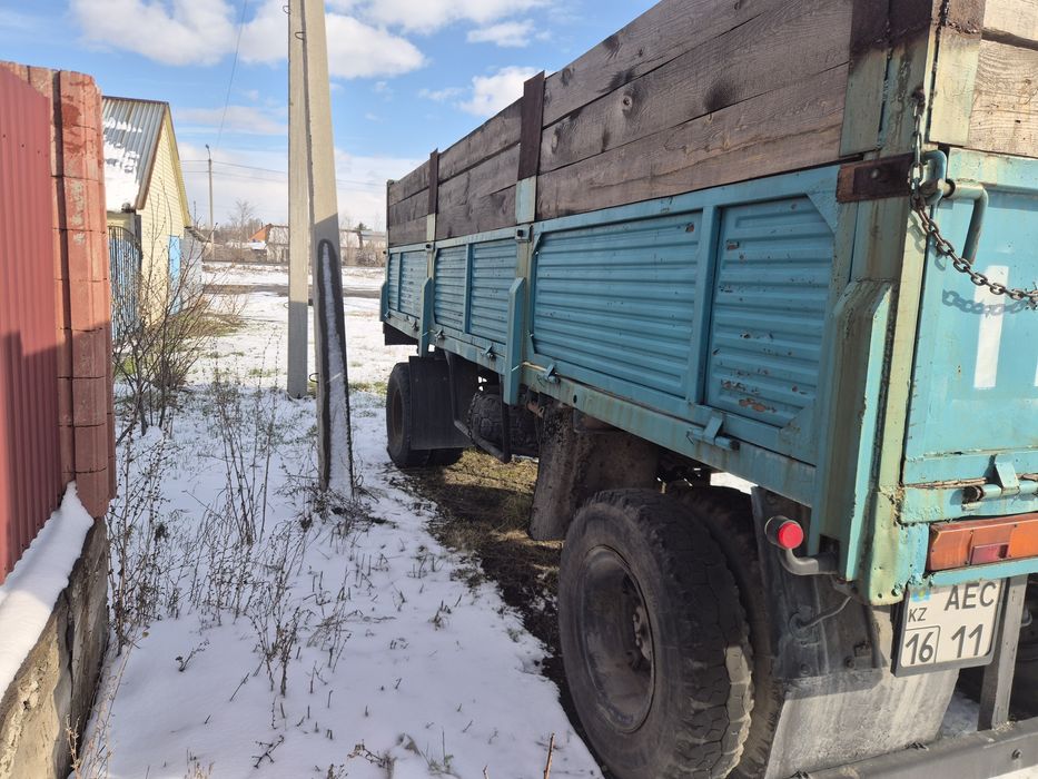 Прицеп бортовой 6.2 м длина.