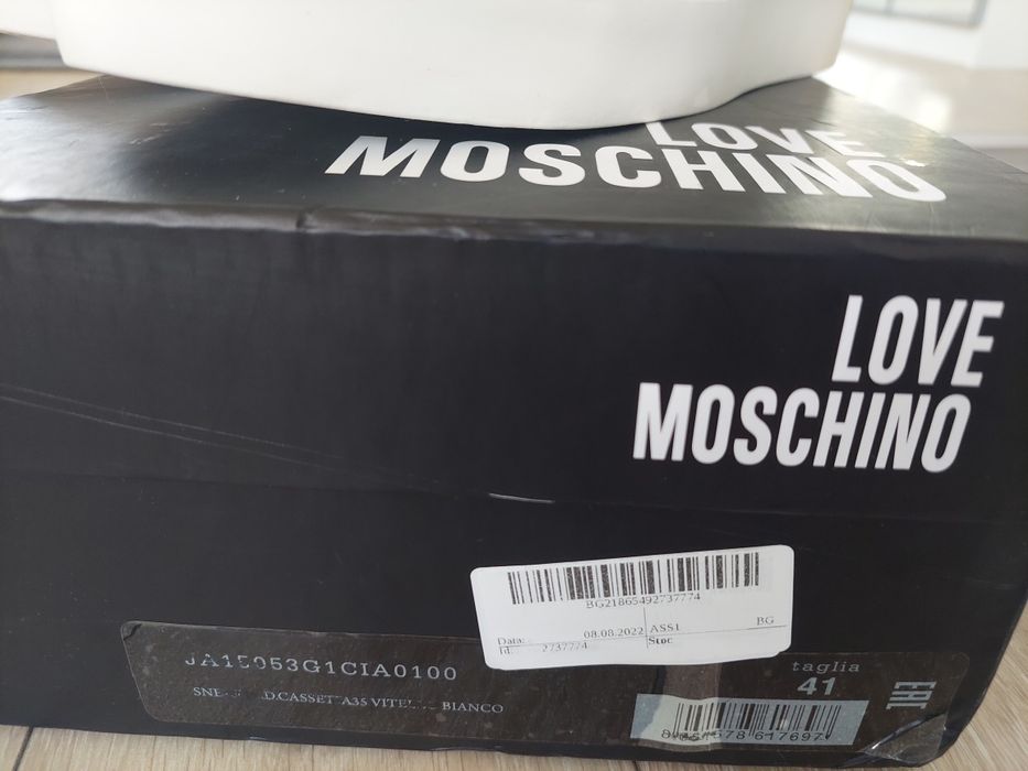 LOVE Moschino Оригинални бели кецове н.42