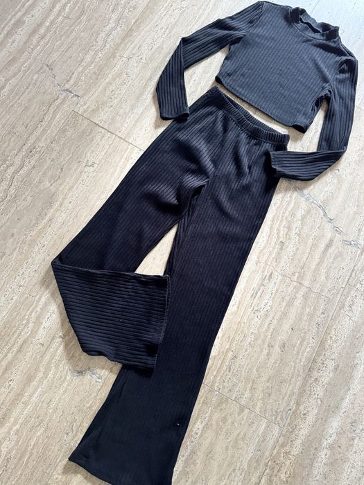 Дамски черен сет къс топ и панталон