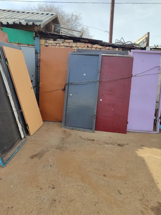 Железные металлические двери