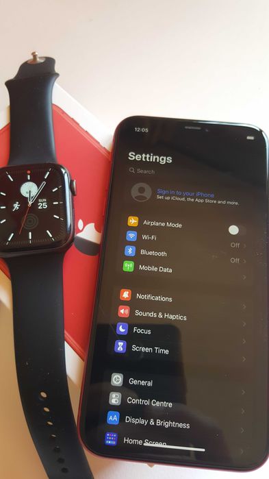 iPhone 11 + Apple Watch 4 Cellular